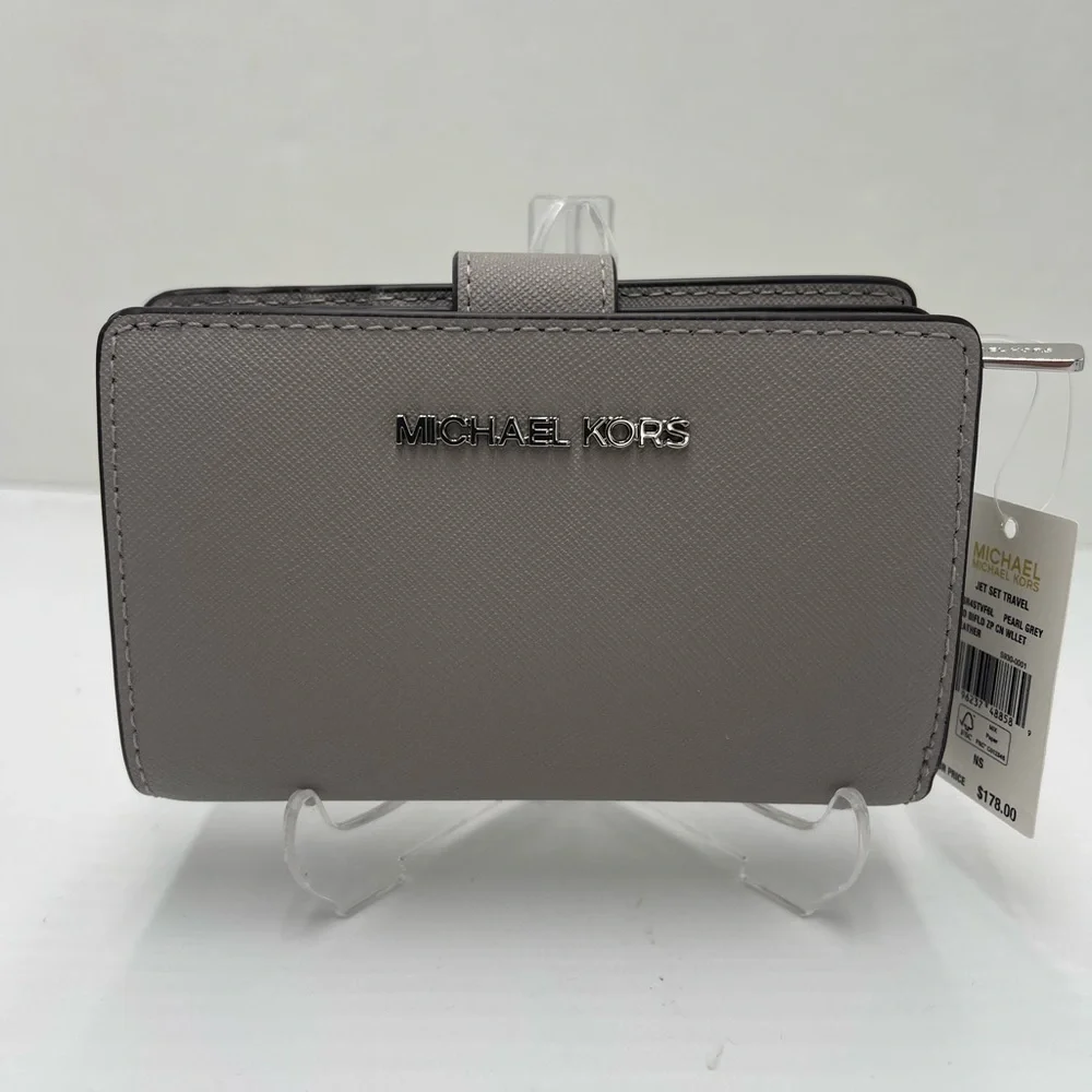 MICHAEL KORS Medium Saffiano Leather Bifold Zip CN Wallet Pearl Grey  NWT